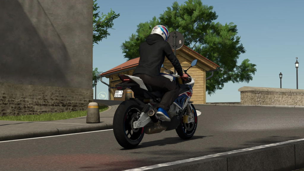 image-726-1024x576 BMW S1000RR (2018)